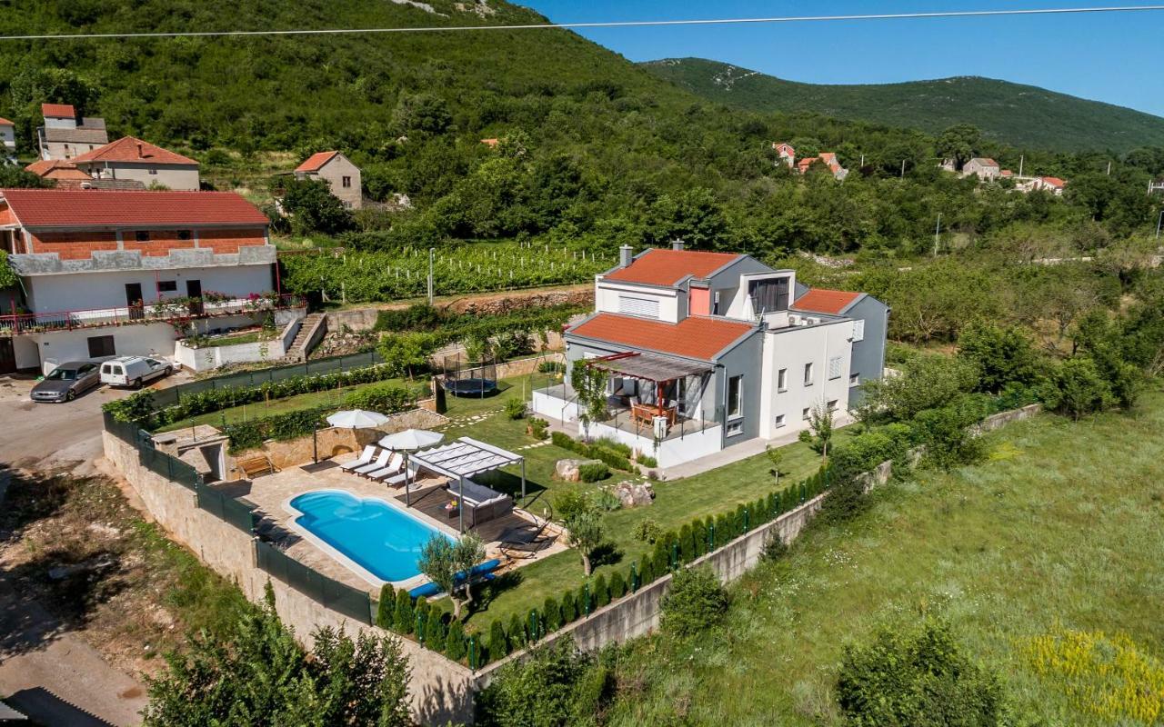 Luxury Villa Nadalina-Dicmo ドゥゴポイエ エクステリア 写真