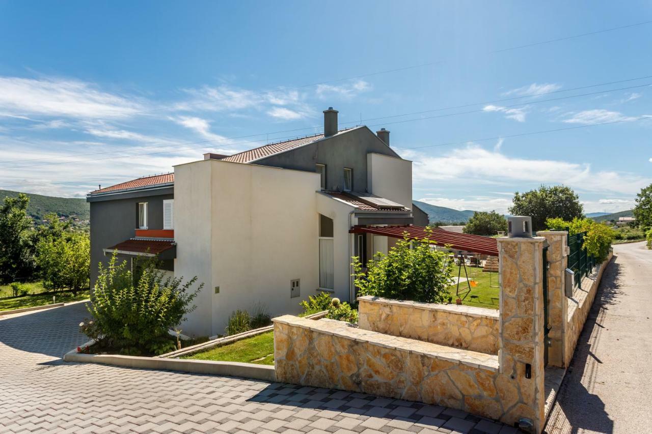 Luxury Villa Nadalina-Dicmo ドゥゴポイエ エクステリア 写真