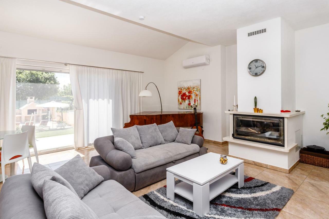 Luxury Villa Nadalina-Dicmo ドゥゴポイエ エクステリア 写真
