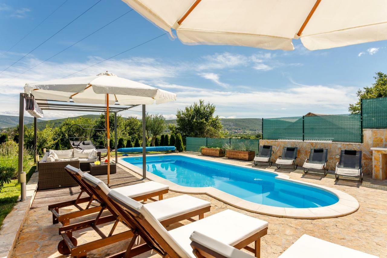 Luxury Villa Nadalina-Dicmo ドゥゴポイエ エクステリア 写真