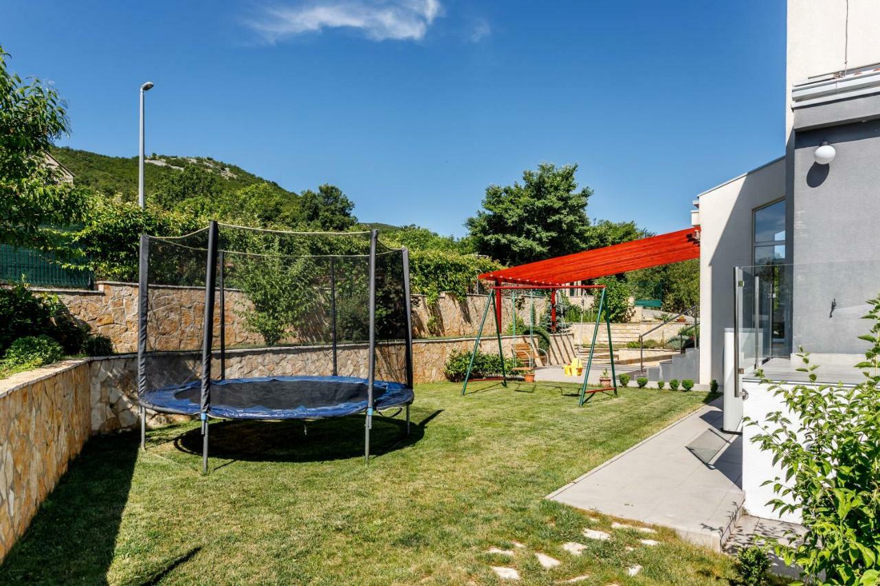 Luxury Villa Nadalina-Dicmo ドゥゴポイエ エクステリア 写真