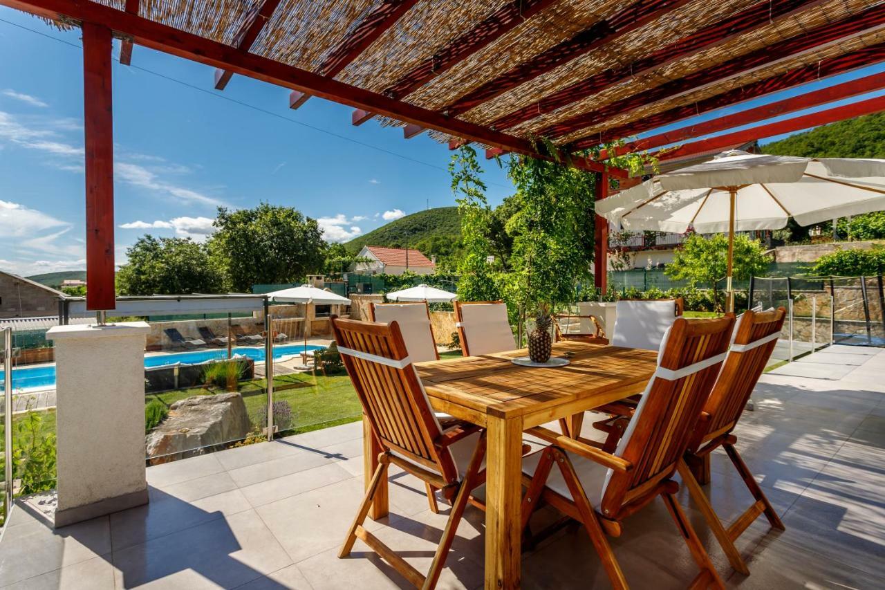 Luxury Villa Nadalina-Dicmo ドゥゴポイエ エクステリア 写真