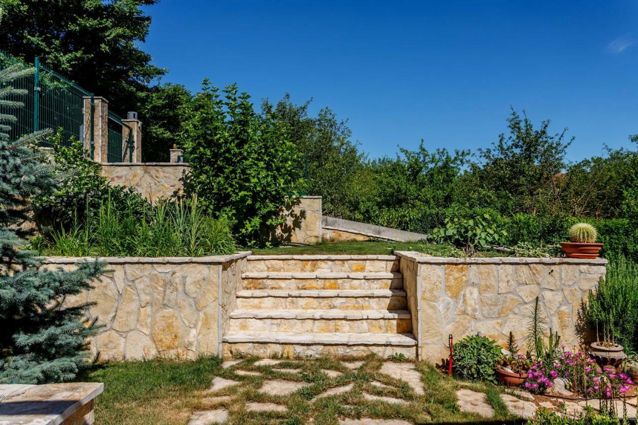 Luxury Villa Nadalina-Dicmo ドゥゴポイエ エクステリア 写真